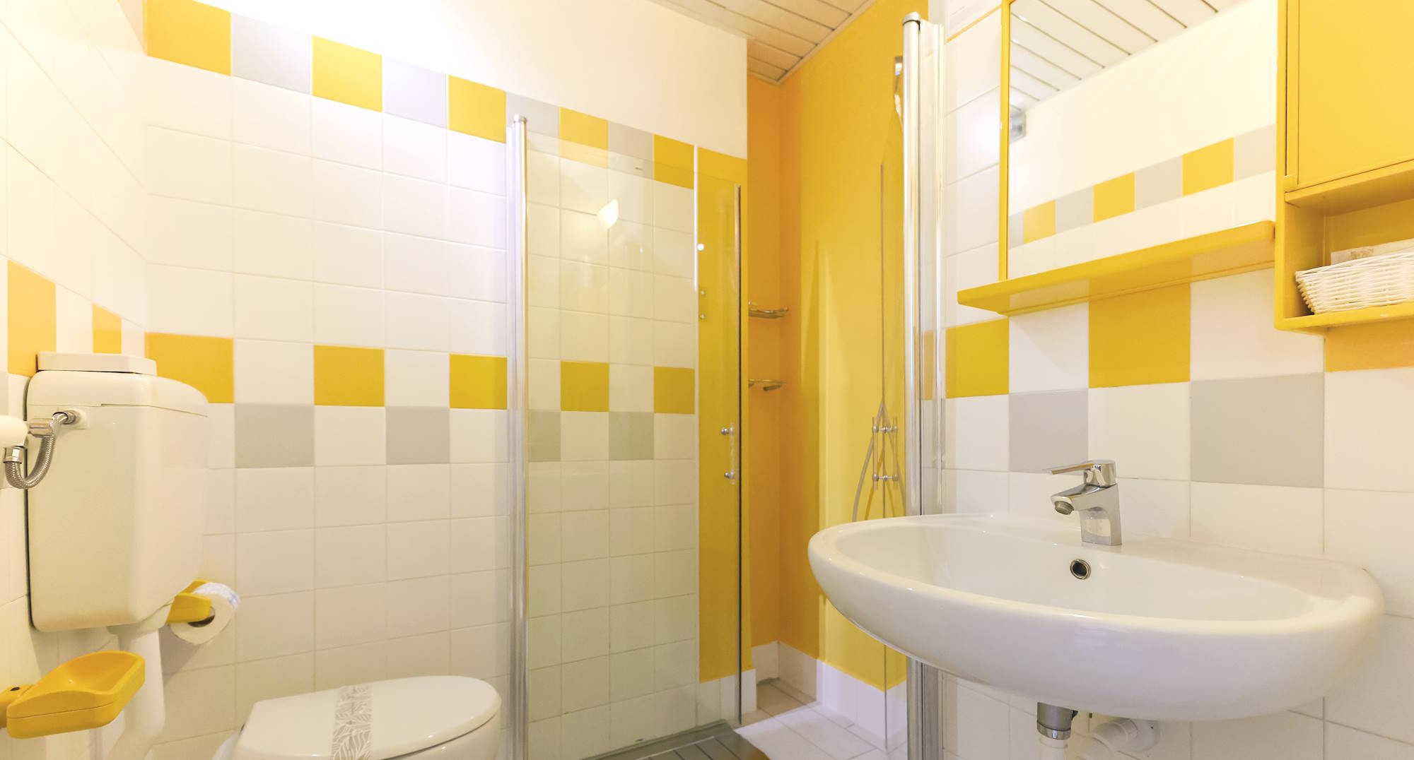 media.Appartamenti bilocali per vacanze bagno Club Family Hotel Residence Costa dei Pini Pinarella di Cervia