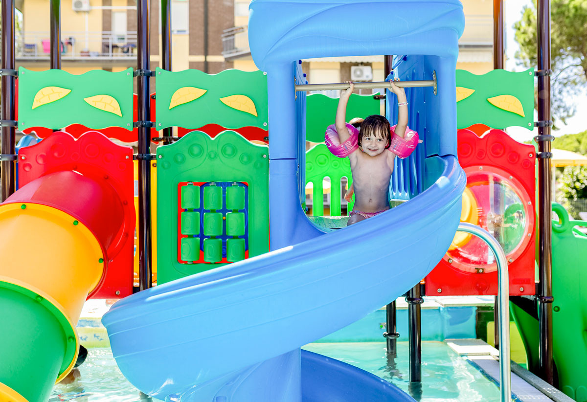 media.Buoni-motivi-Piscina-CFH-Costa-dei-Pini-Cervia