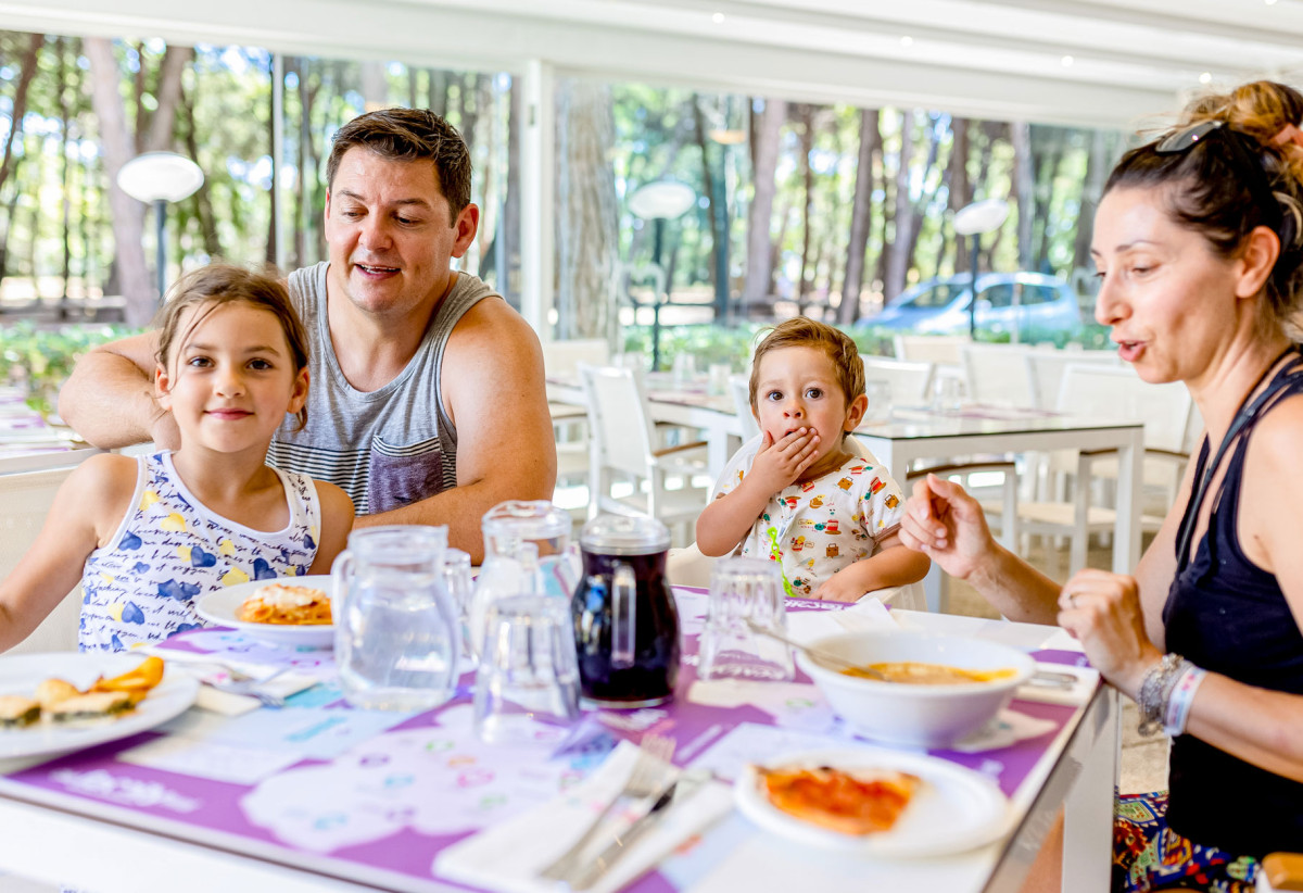 media.Slide-Ristorante-2-CFH-Costa-dei-Pini-Cervia