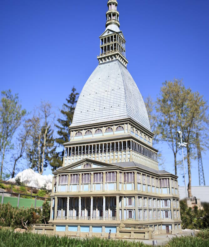 media.Mole-Antonelliana-Torino-al-parco-tematico-Italia-in-Miniatura-ingressi-gratuiti-per-tutta-la-famiglia-in-vacanza-al-Club-Family-Hotel-Costa-dei-Pini-Cervia