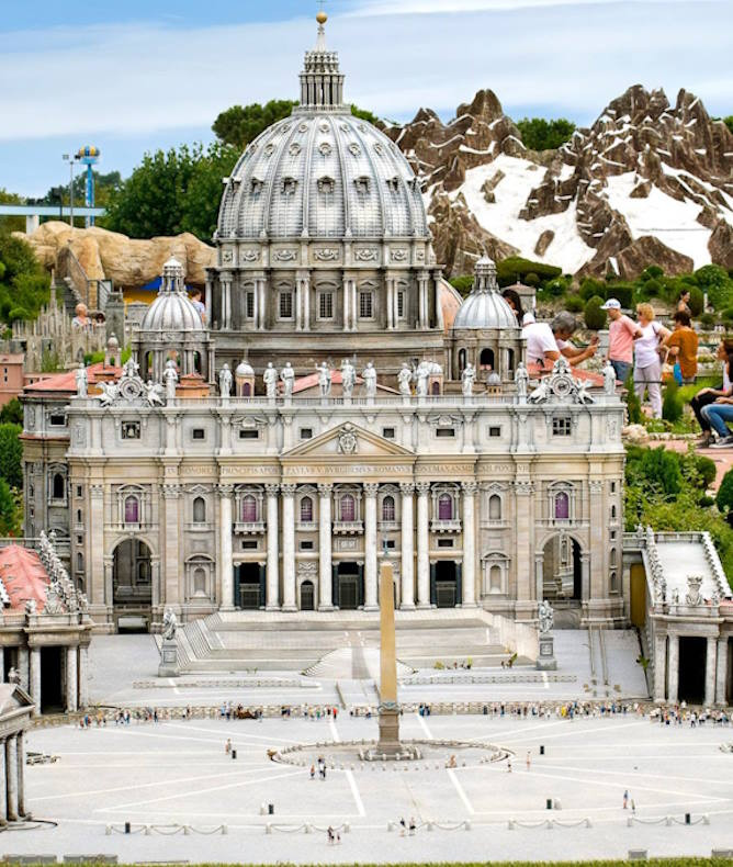 media.Piazza-San-Pietro-in-Vaticano-al-parco-tematico-Italia-in-Miniatura-ingressi-gratuiti-per-tutta-la-famiglia-in-vacanza-al-Club-Family-Hotel-Costa-dei-Pini-Cervia