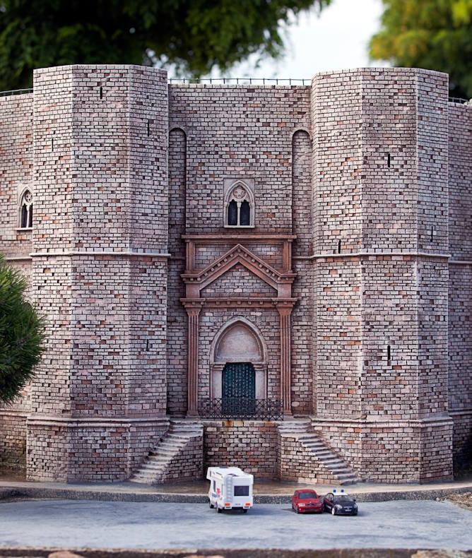 media.Castel-del-Monte-al-parco-tematico-Italia-in-Miniatura-ingressi-gratuiti-per-tutta-la-famiglia-in-vacanza-al-Club-Family-Hotel-Costa-dei-Pini-Cervia
