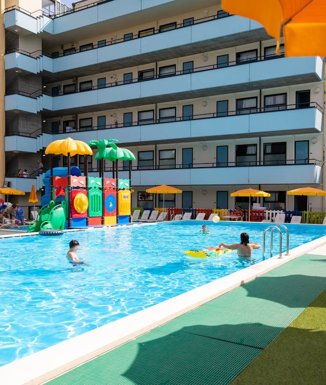 media.Gallery 1 piscina al Club Family Hotel Residence Costa dei Pini Pinarella di Cervia
