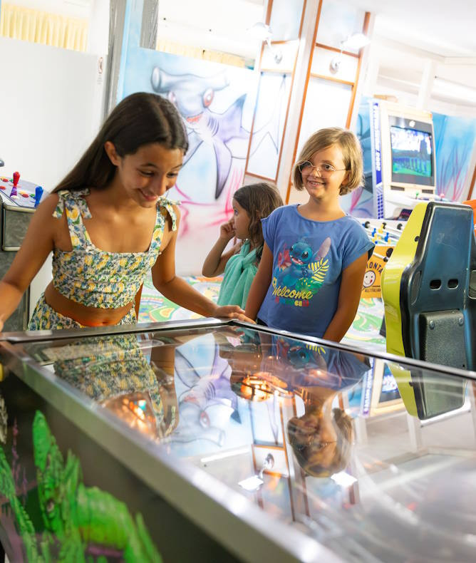 media.Gallery Arcade 1 Sala Giochi per grandi e bambini al Club Family Hotel Residence Costa dei Pini Pinarella di Cervia