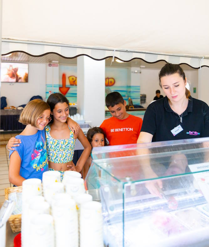 media.Gallery gelato tutto il giorno al Club Family Hotel Residence Costa dei Pini Pinarella di Cervia