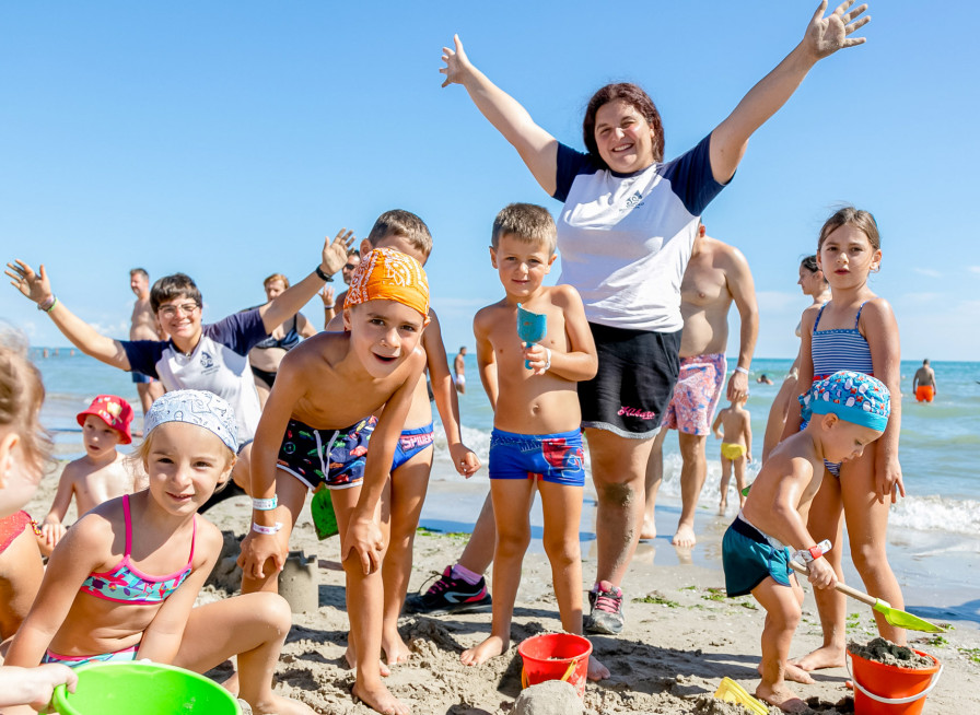 media.Slide-Animazione-2-CFH-Costa-dei-Pini-Cervia