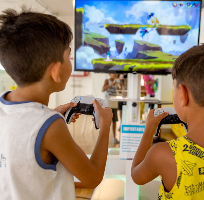 media.Servizi-Playstation5-CFH-Costa-dei-Pini-Cervia 1